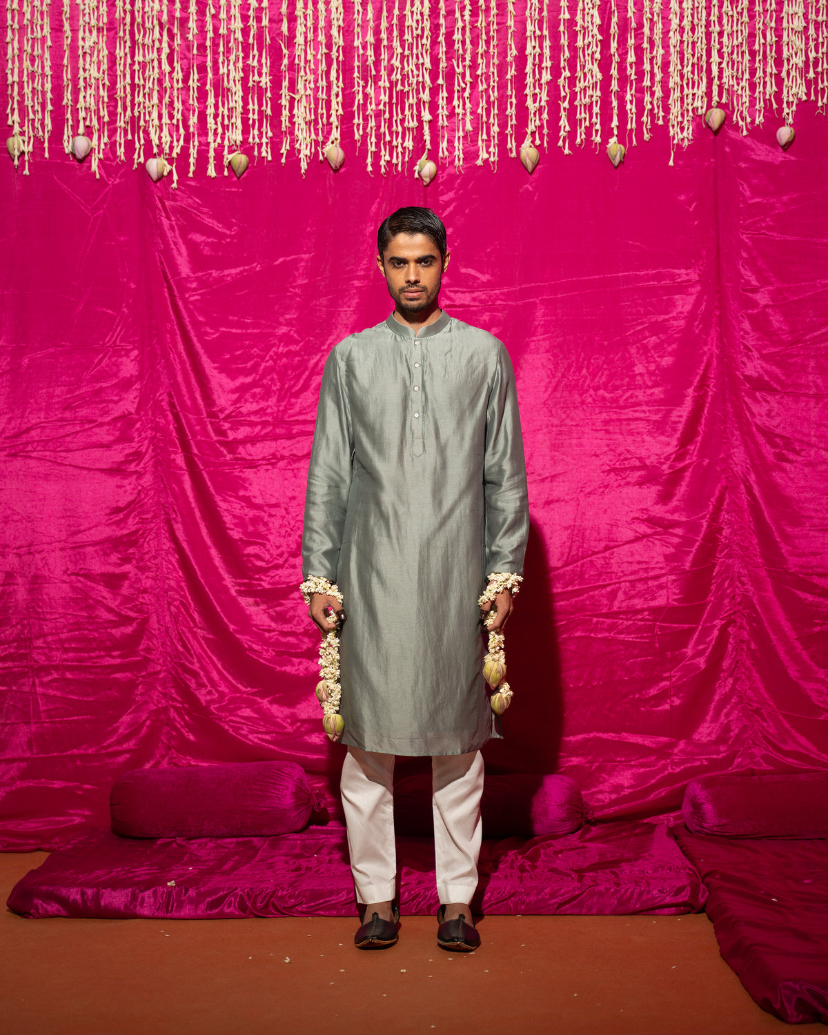 Bhādõ- Grey Sherwani Set
