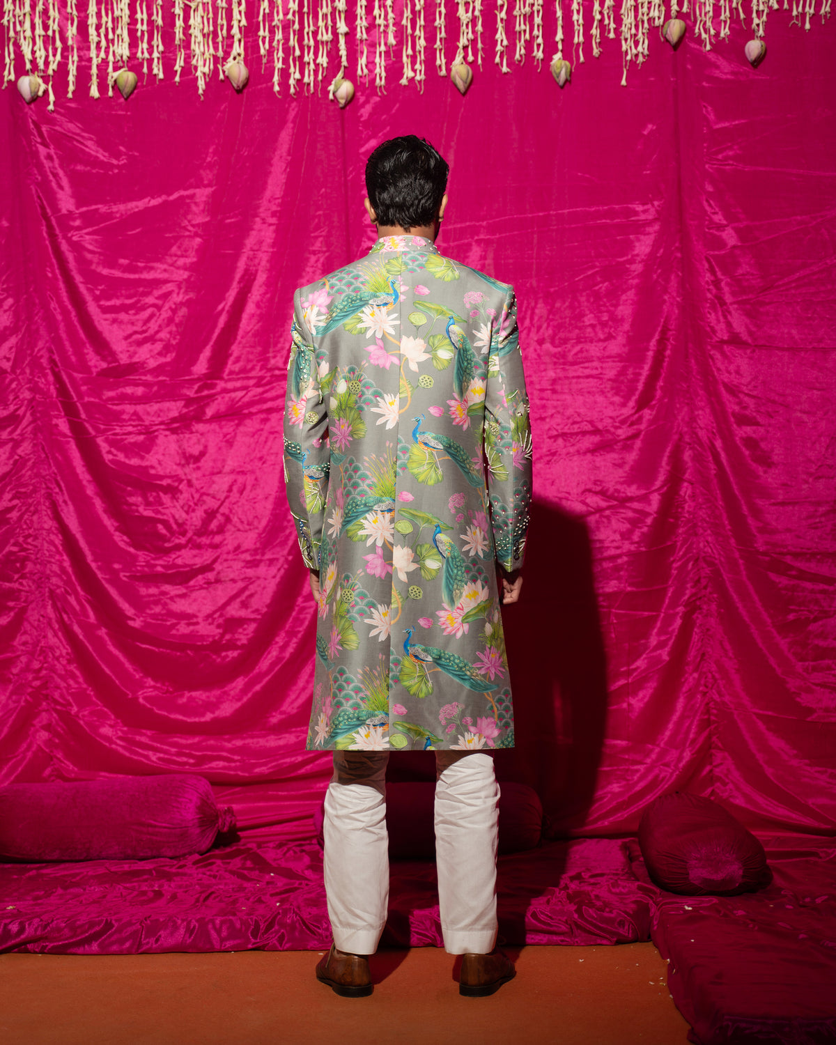 Bhādõ- Grey Sherwani Set