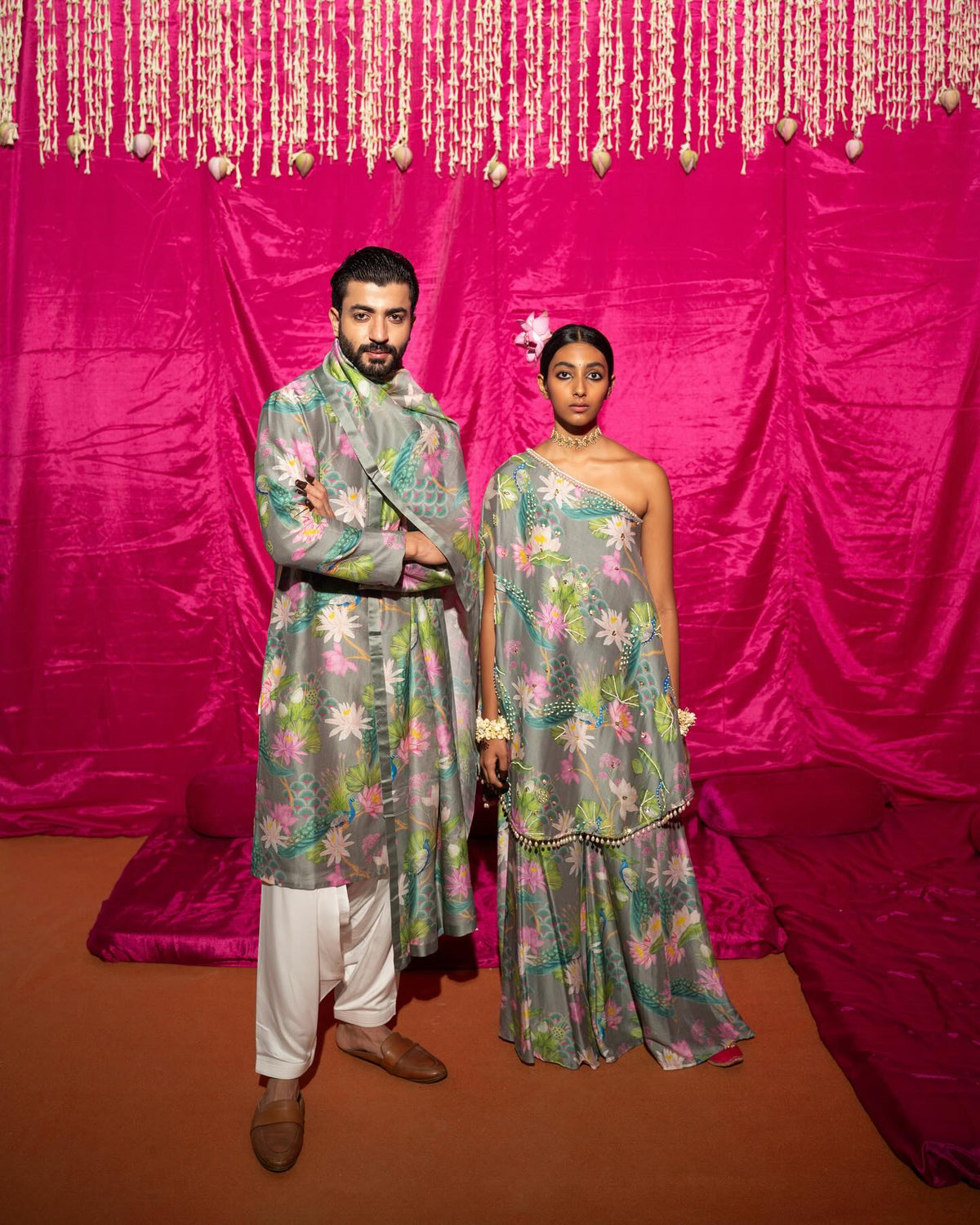 Bhādõ Grey Twinning Men Kurta & Off-Shoulder Set Bundle