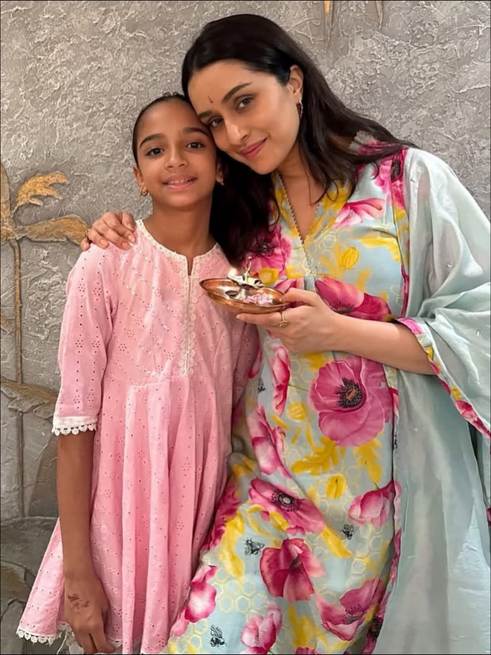 Shraddha Kapoor in Garden- Mint Printed Collar Kurta- Set of 3